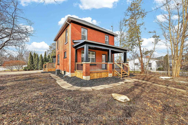 394 Wellington Street