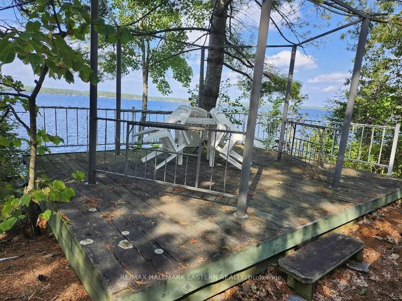 1420 Island 76 Stoney Lake