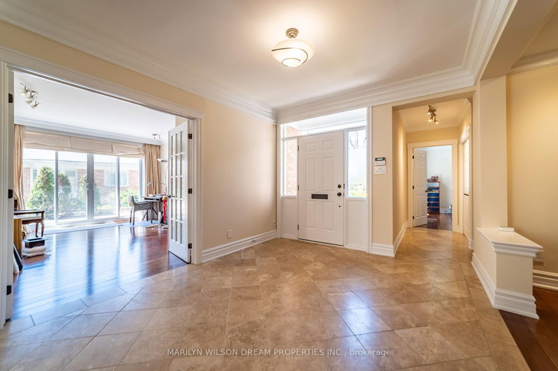 7 - 65 Whitemarl Dr, Ottawa, K1L 8J9 | Image 2