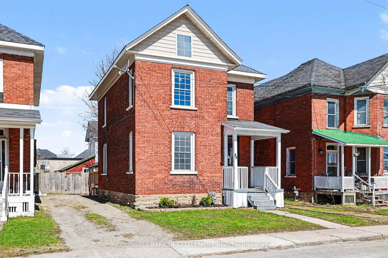 88 Russell St E, Smiths Falls, K7A 1G7 | Image 2
