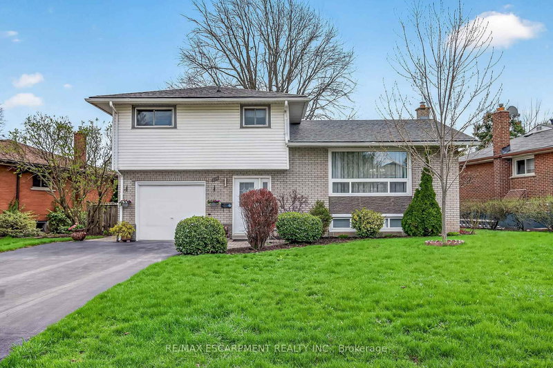 210 Columbia Dr, Hamilton, Ontario