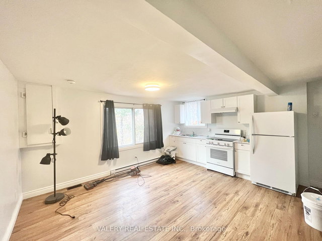 B - 67 Queen Mary Street