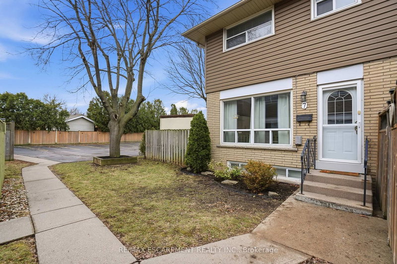 7 - 914 Mohawk Rd, Hamilton, L8T 2R8 | Image 2