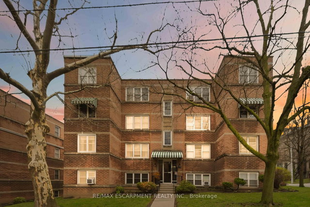 23 - 231 MacNab Street S