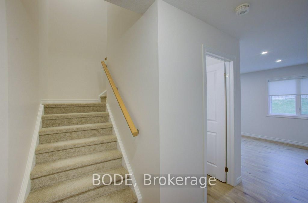 11 Rockcliffe Drive, Unit 2 - Photo 5
