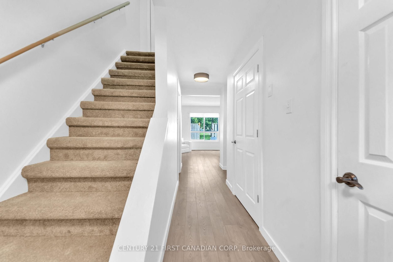 166 Southdale Road, Unit 79 - Photo 2