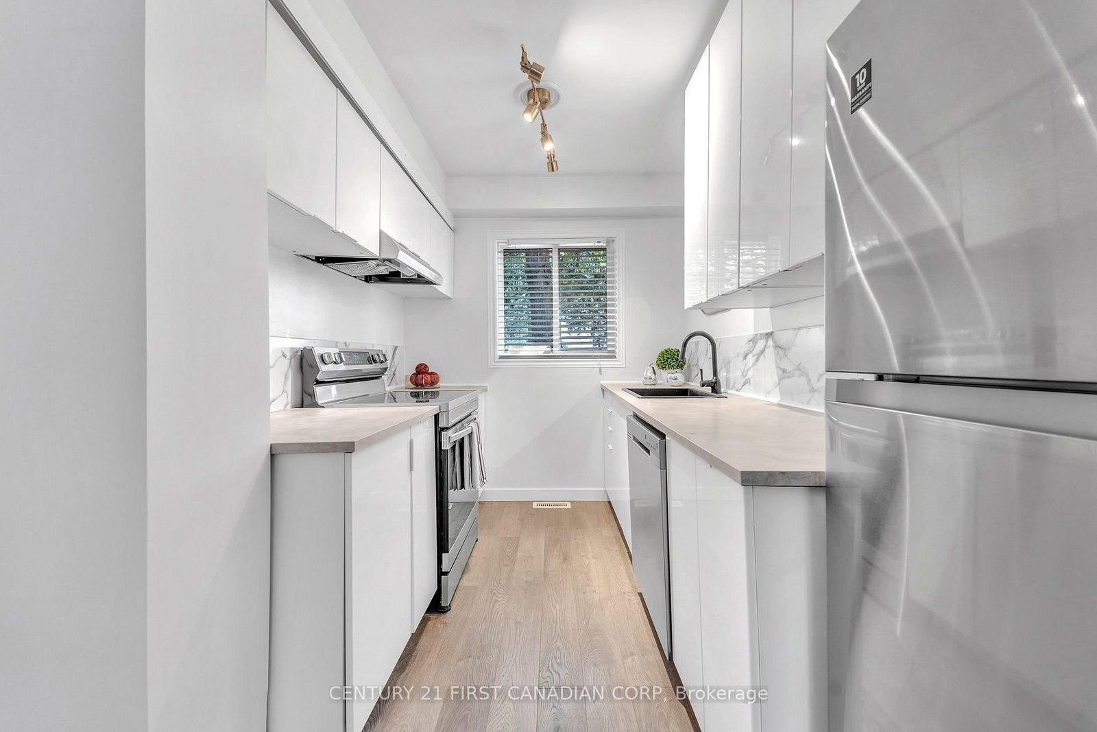 166 Southdale Road, Unit 79 - Photo 8