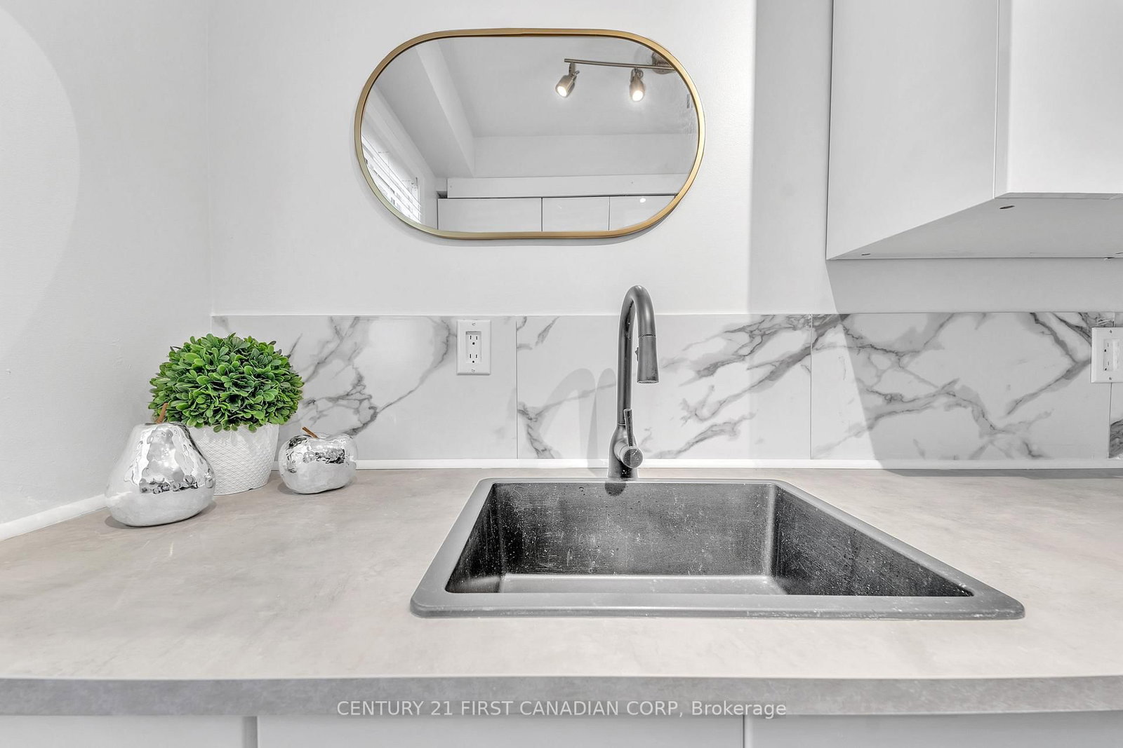 166 Southdale Road, Unit 79 - Photo 9