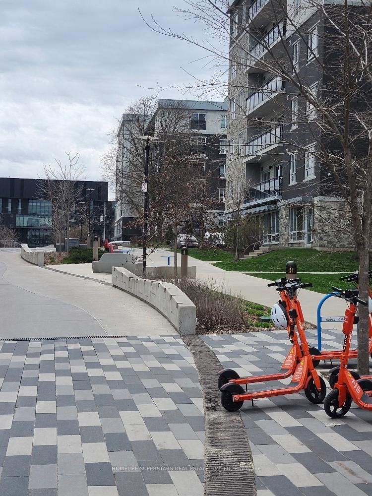 H 207 - 275 Larch St, Waterloo, N2L 3R2 | Image 3