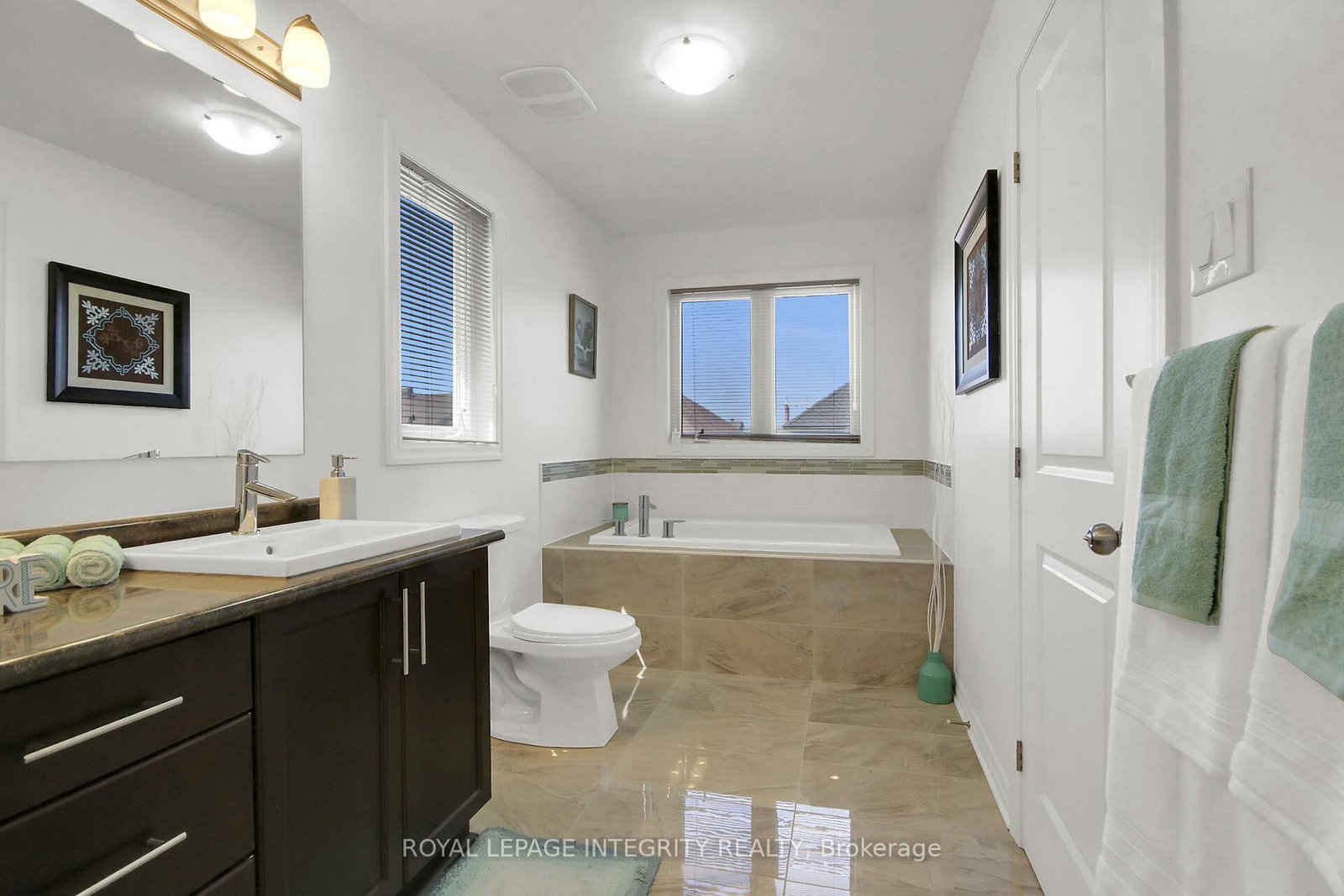 310 Broadridge Crescent - Photo 29