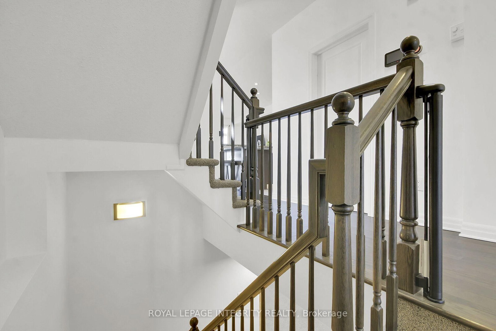 310 Broadridge Crescent - Photo 33