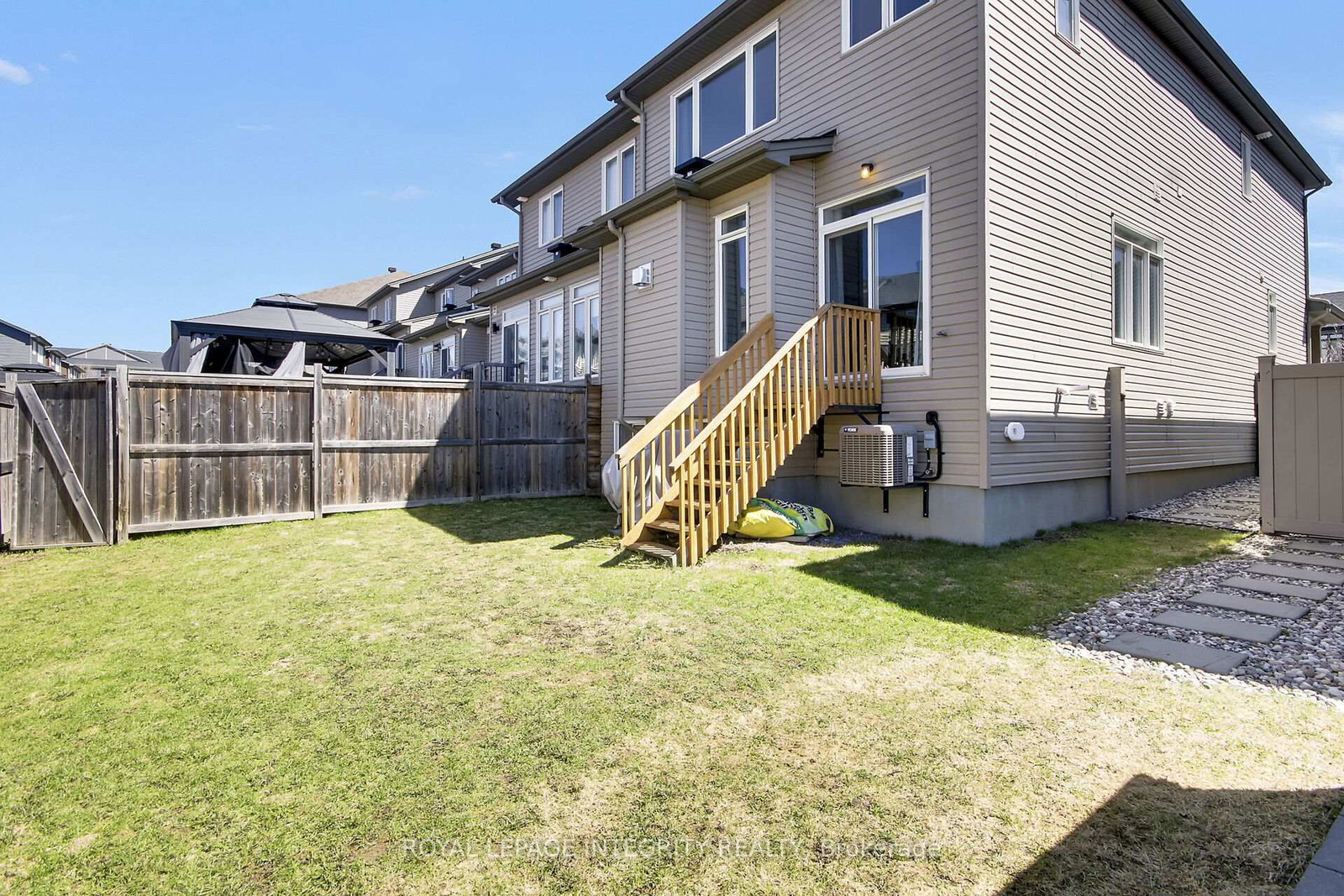 310 Broadridge Crescent - Photo 38