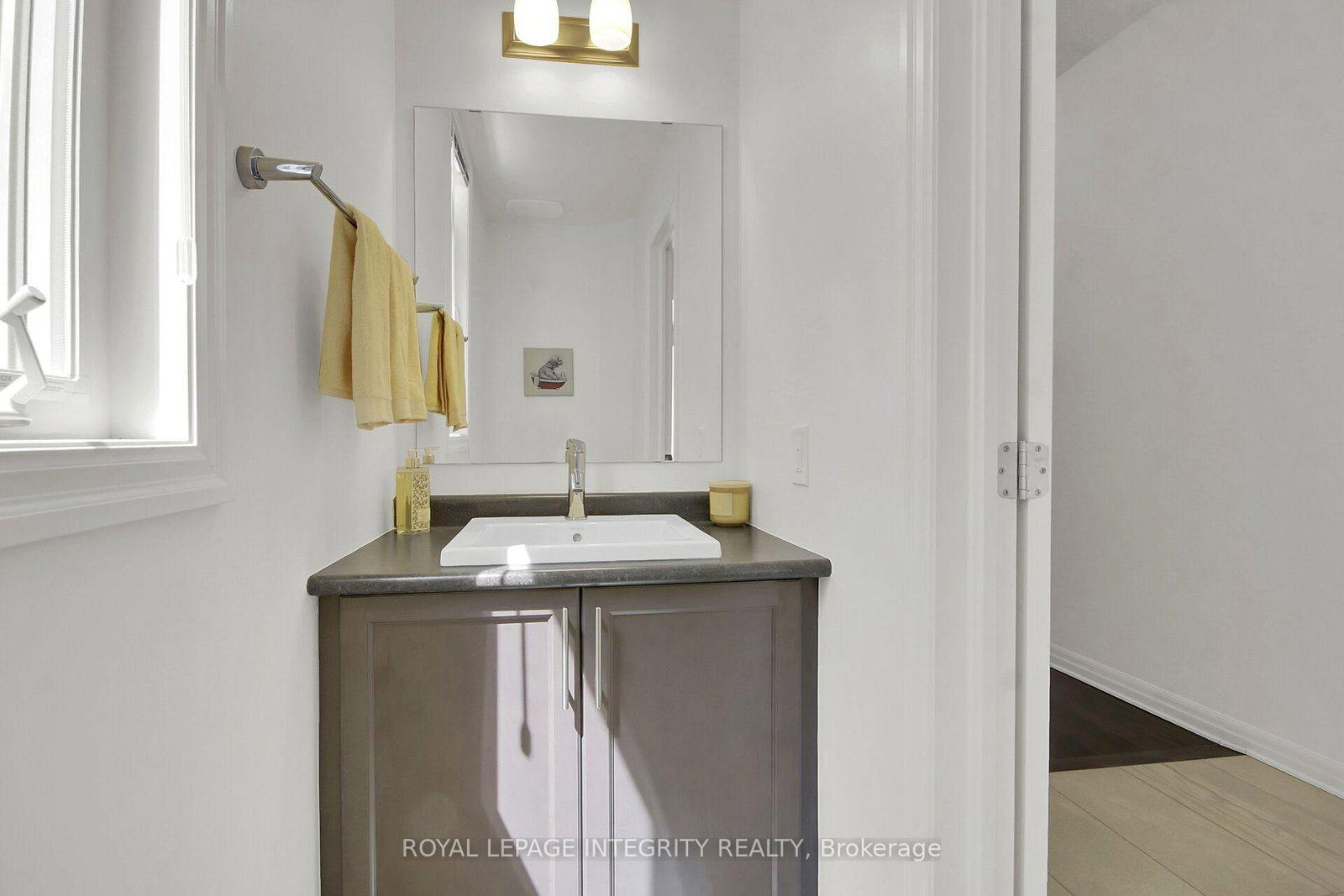 310 Broadridge Crescent - Photo 5