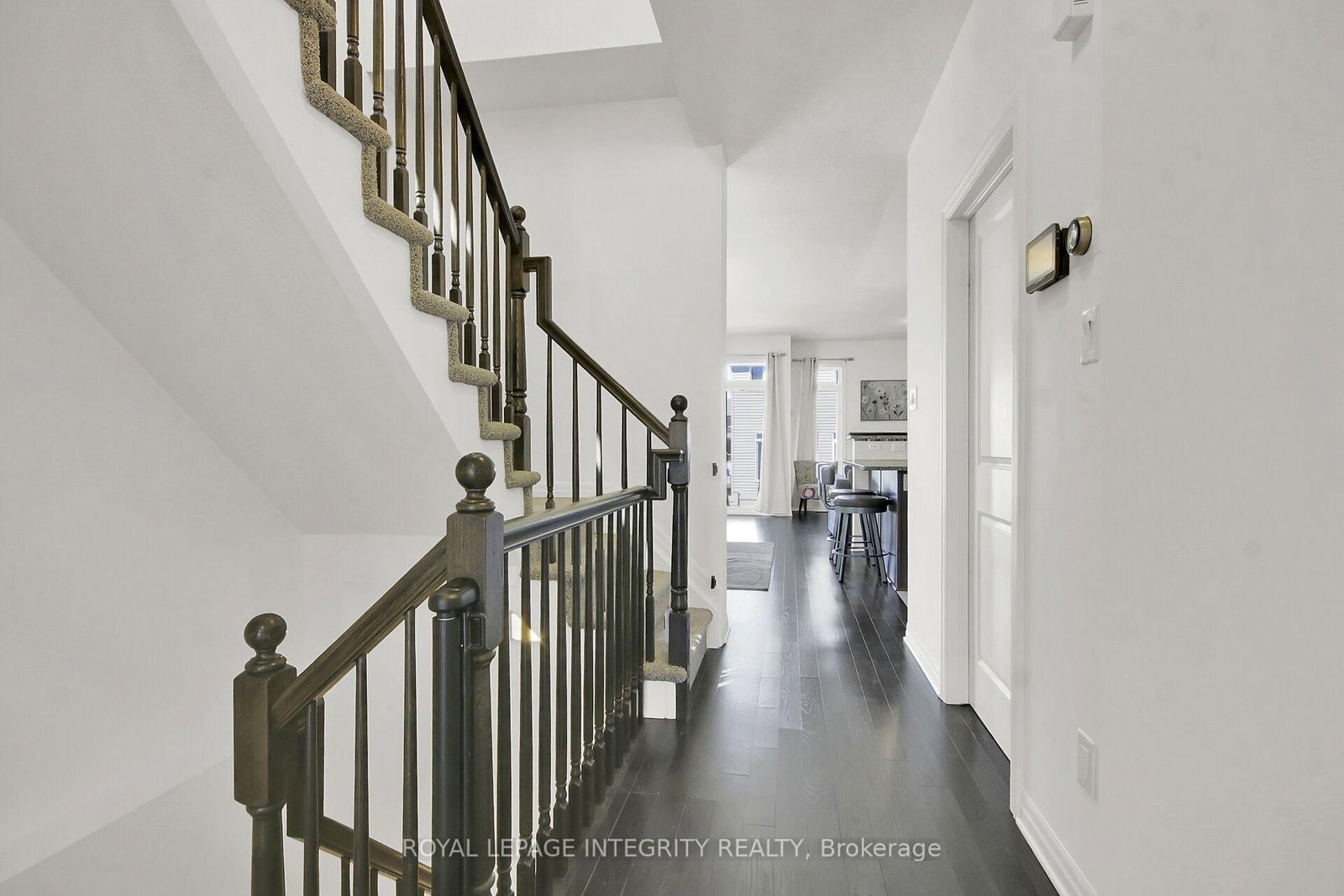 310 Broadridge Crescent - Photo 6