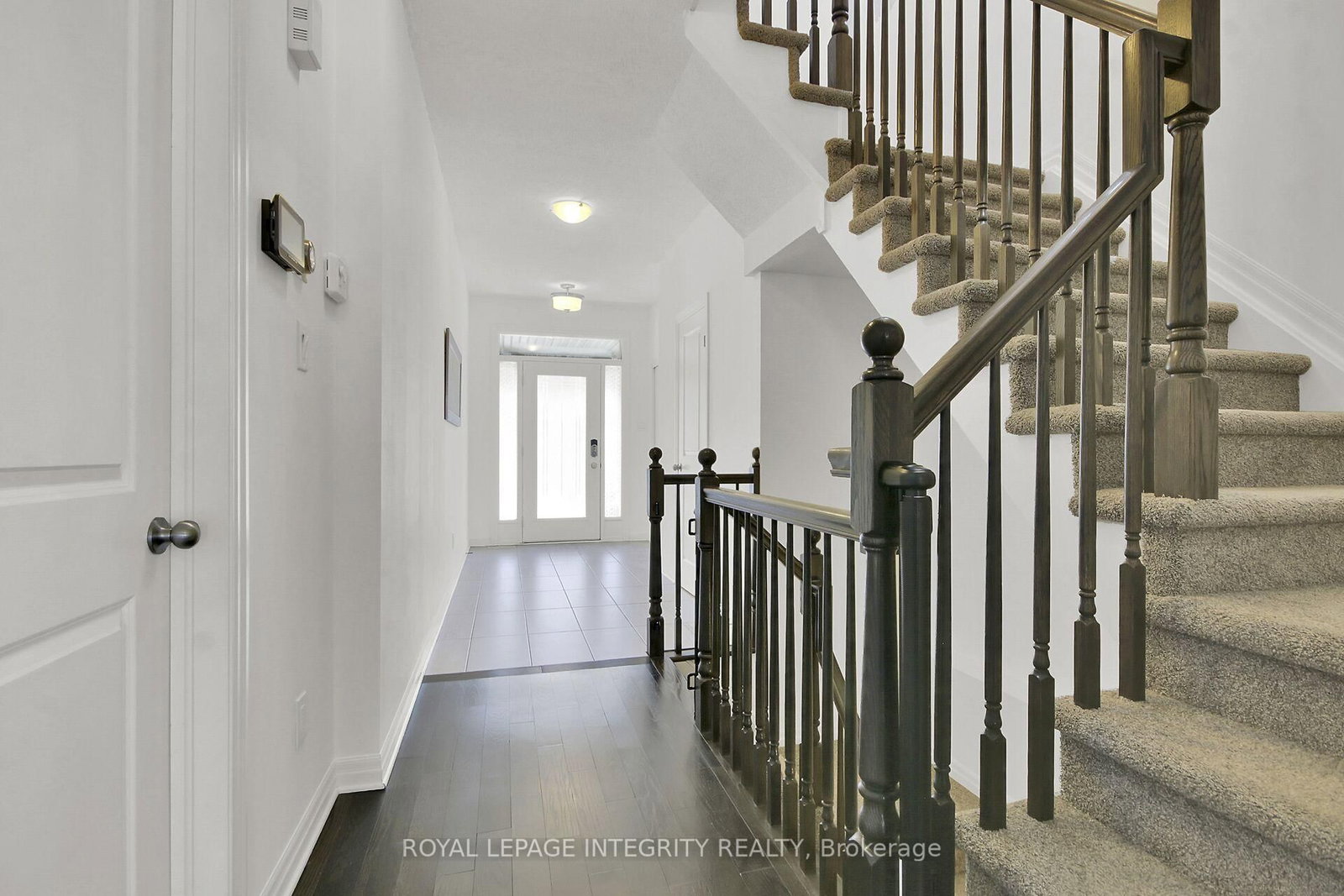 310 Broadridge Crescent - Photo 7