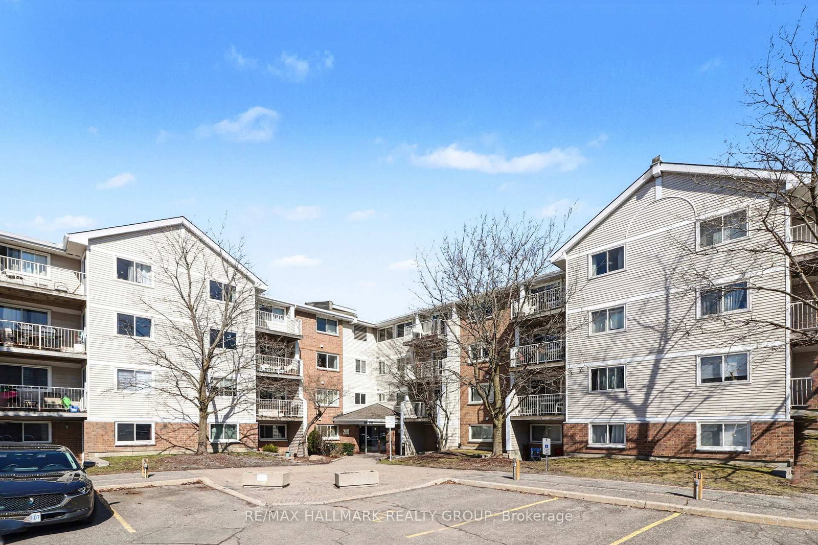 280 Brittany Drive • #312 • Ottawa, ON photo 2