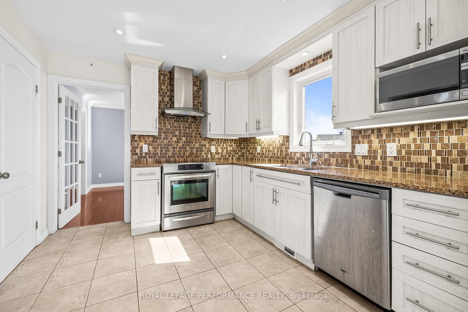 54 LAPOINTE Boulevard - Photo 17