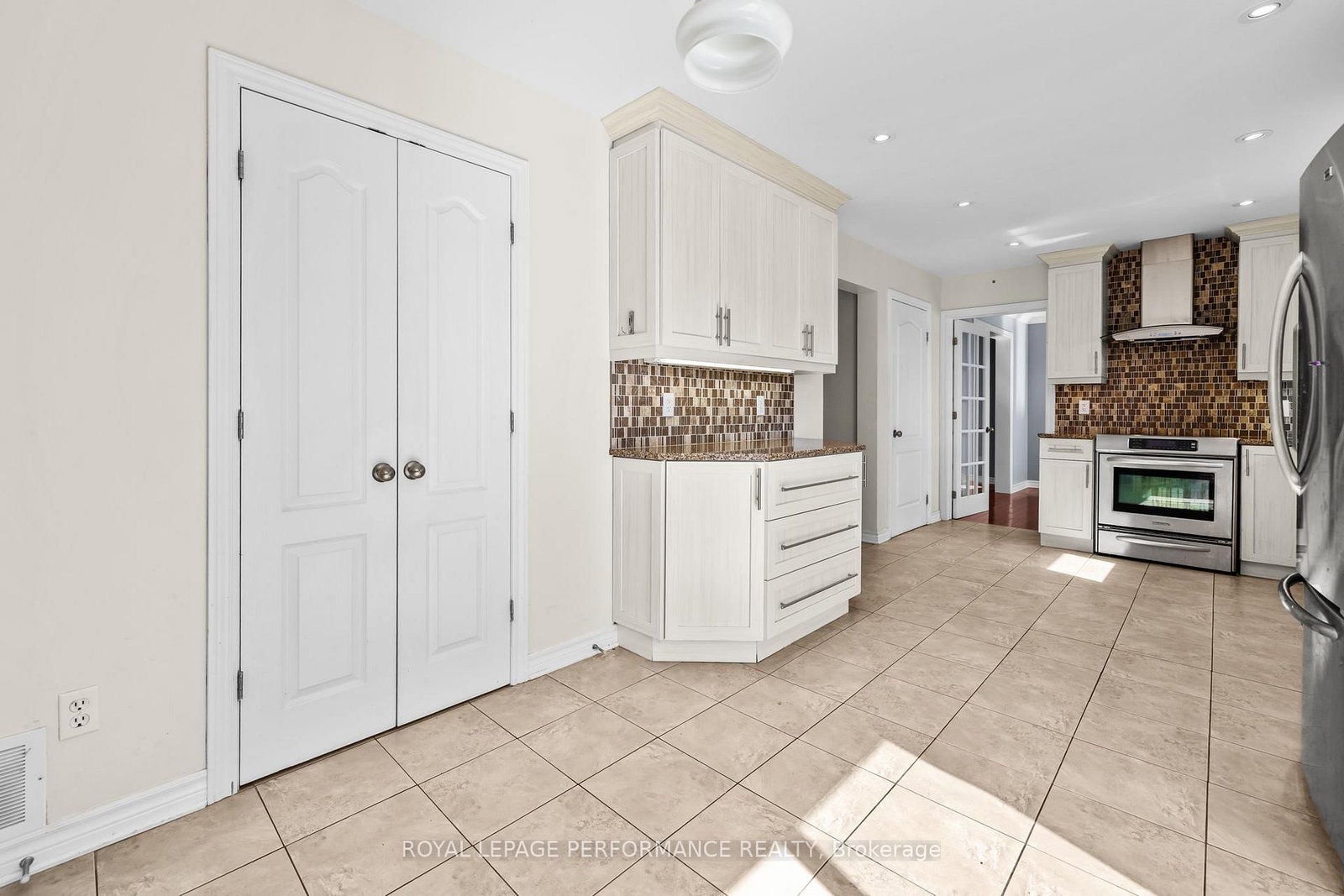 54 LAPOINTE Boulevard - Photo 18