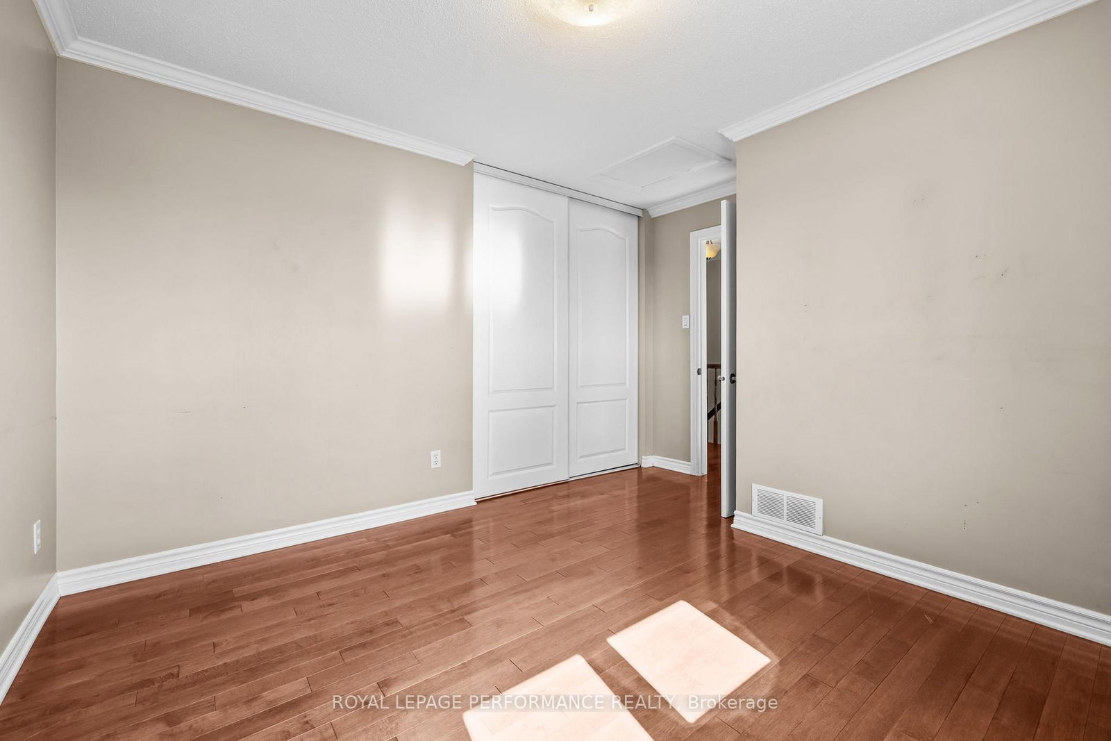 54 LAPOINTE Boulevard - Photo 32