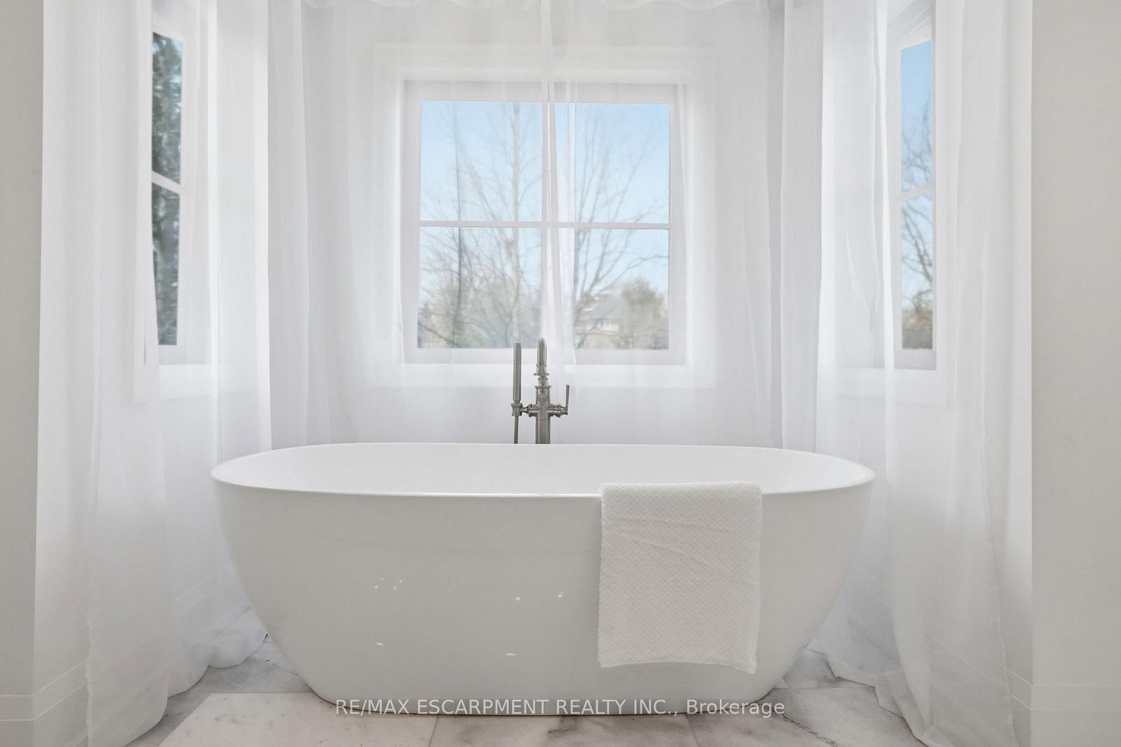 136 ROCKCLIFFE Road - Photo 33