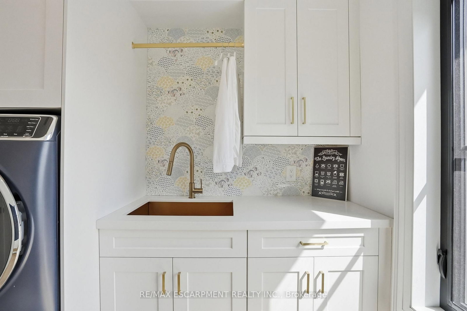 136 ROCKCLIFFE Road - Photo 40