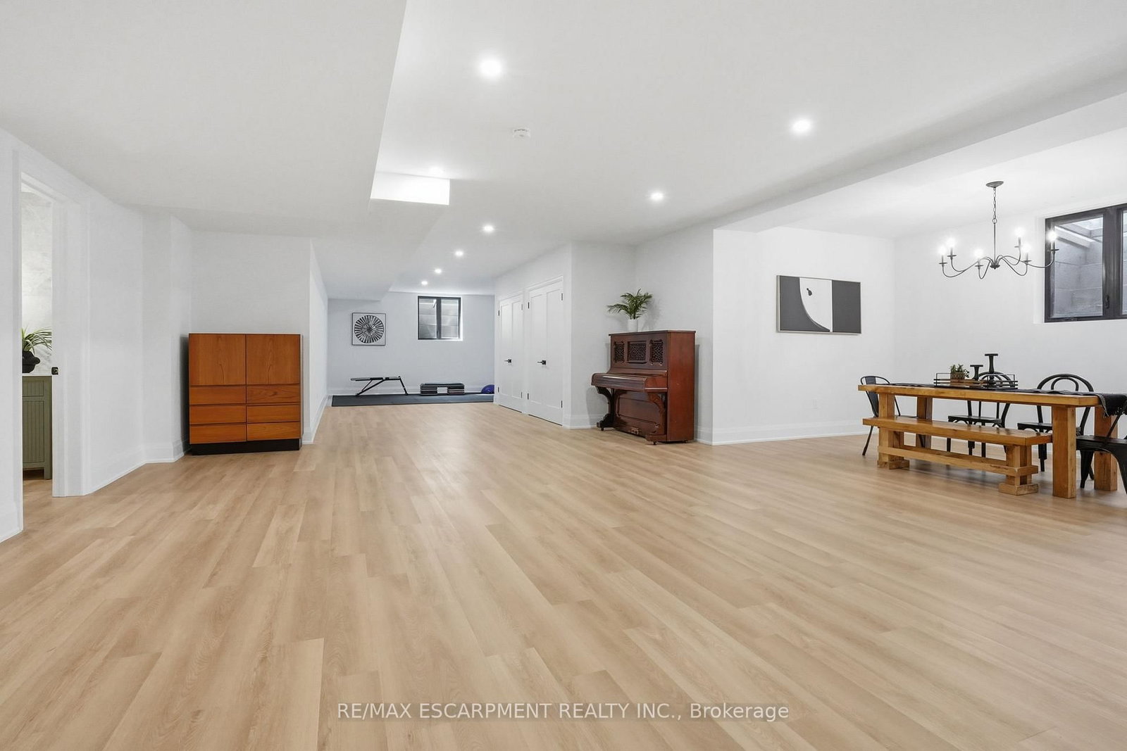 136 ROCKCLIFFE Road - Photo 43