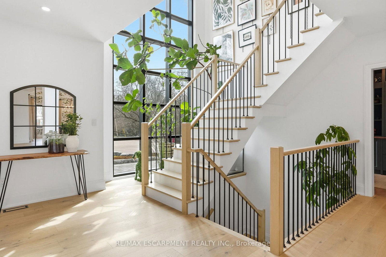 136 ROCKCLIFFE Road - Photo 5