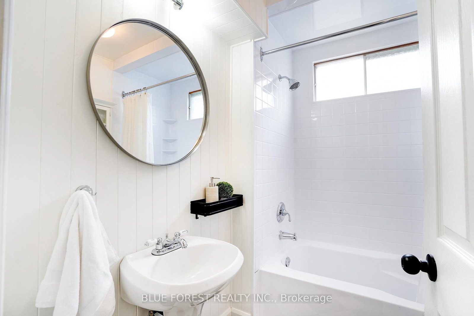 343 Emery Street E - Photo 14