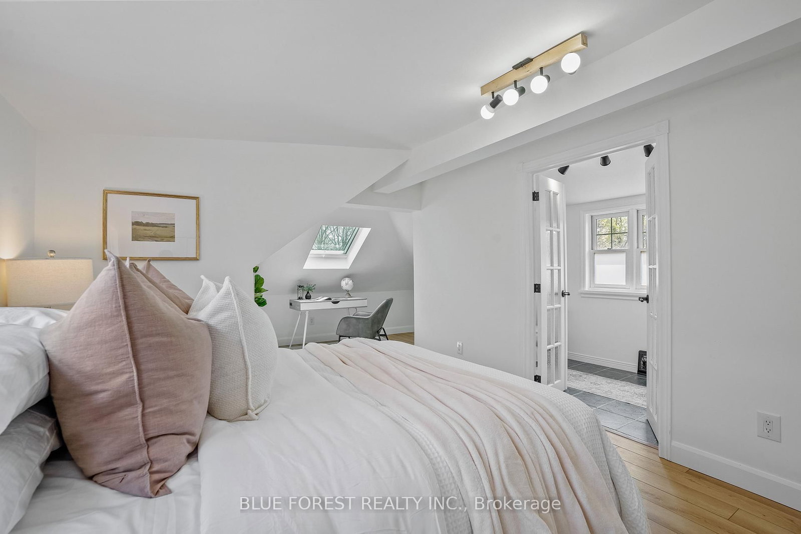 343 Emery Street E - Photo 21