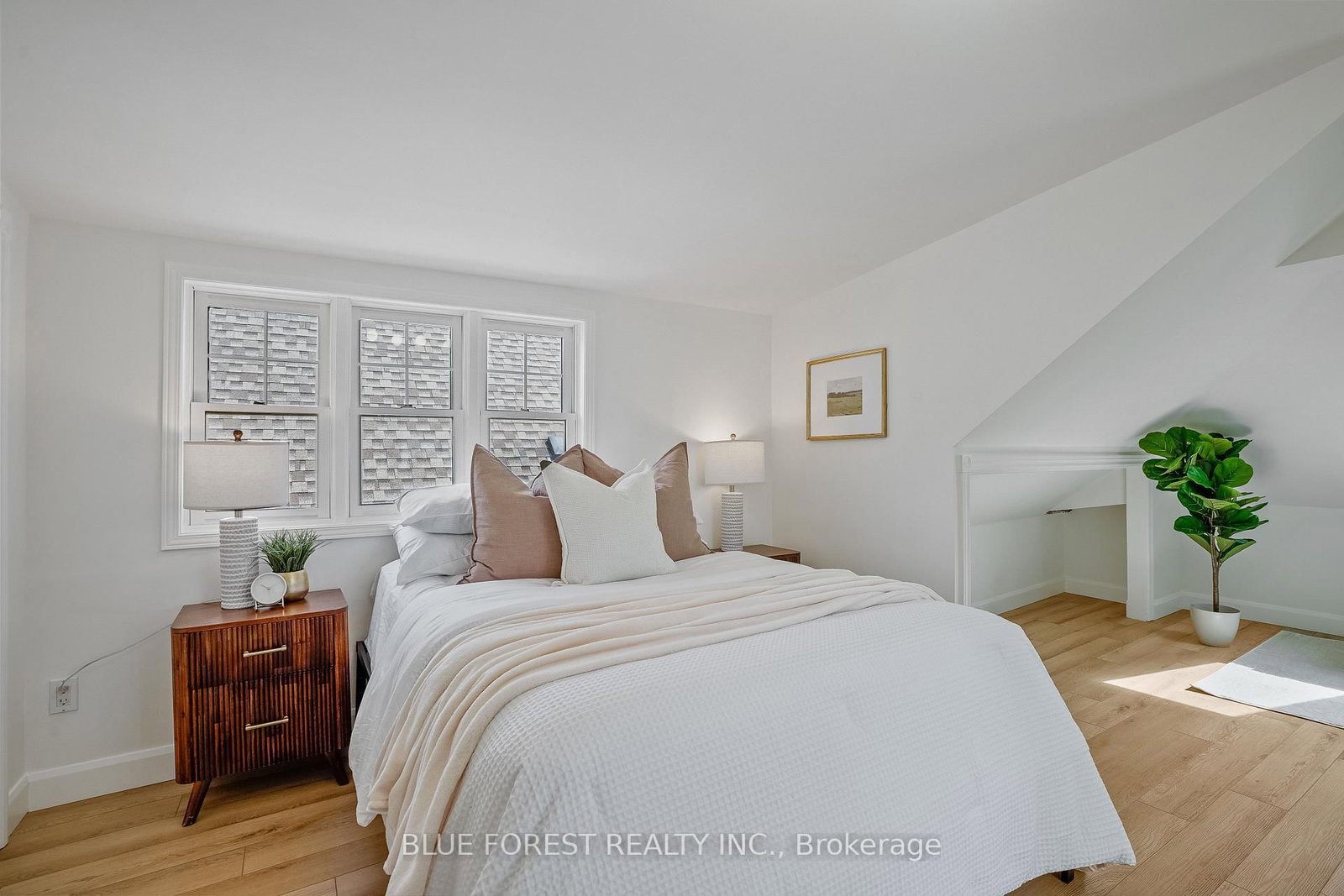 343 Emery Street E - Photo 22