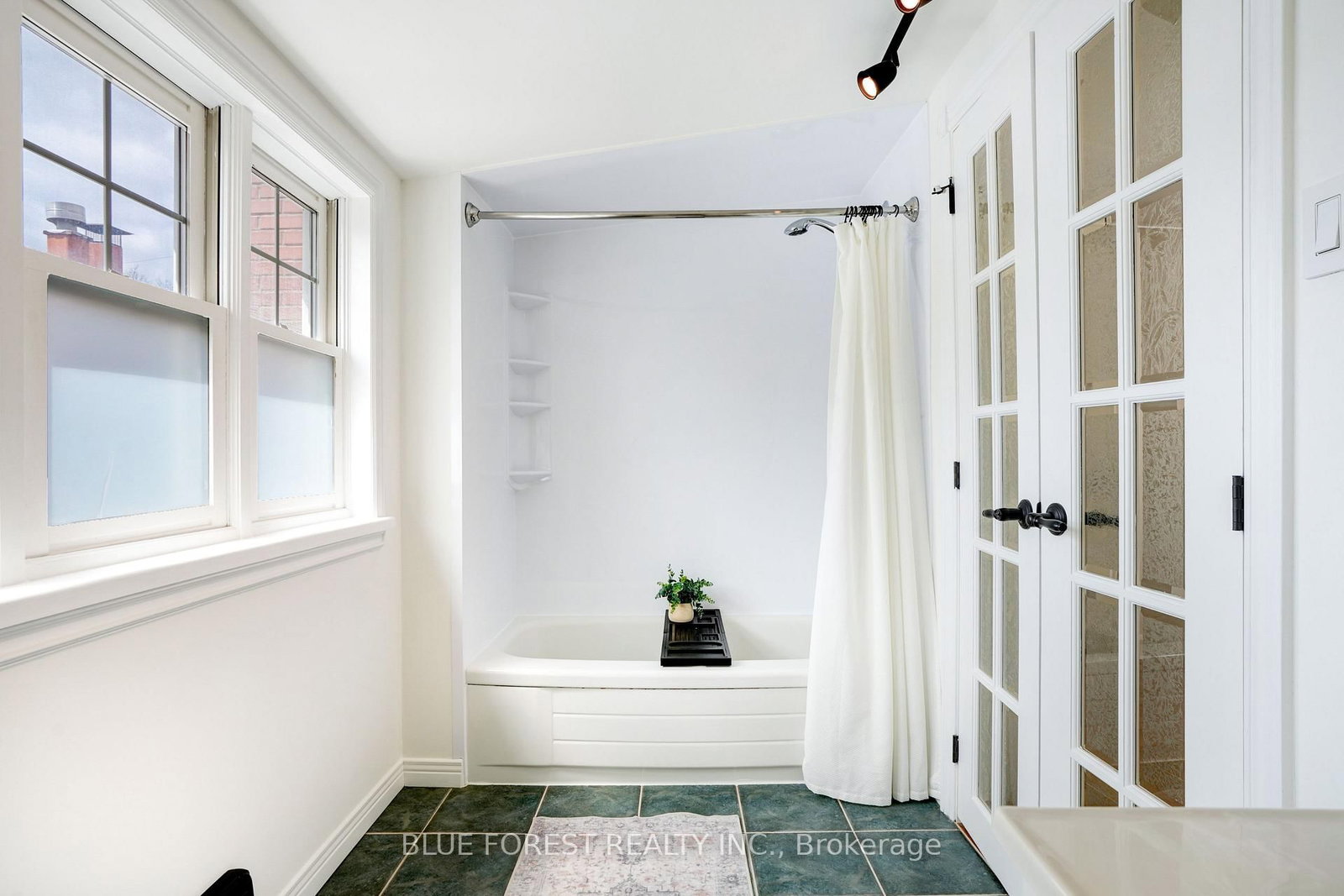 343 Emery Street E - Photo 25