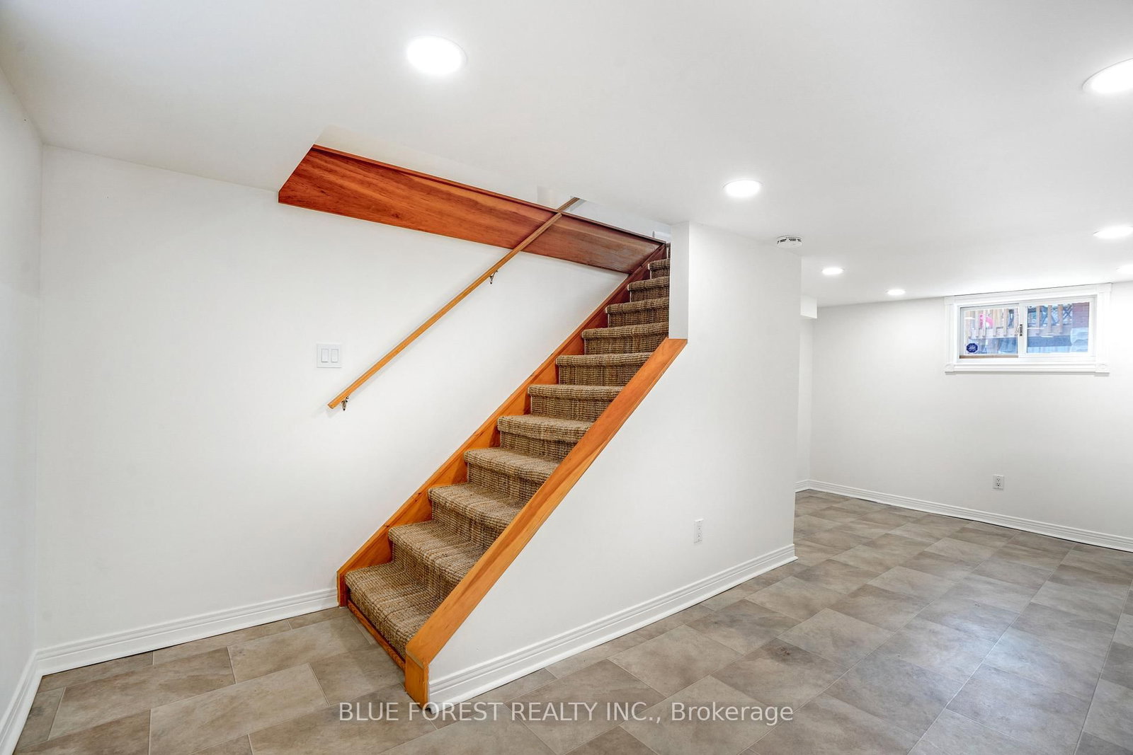 343 Emery Street E - Photo 29