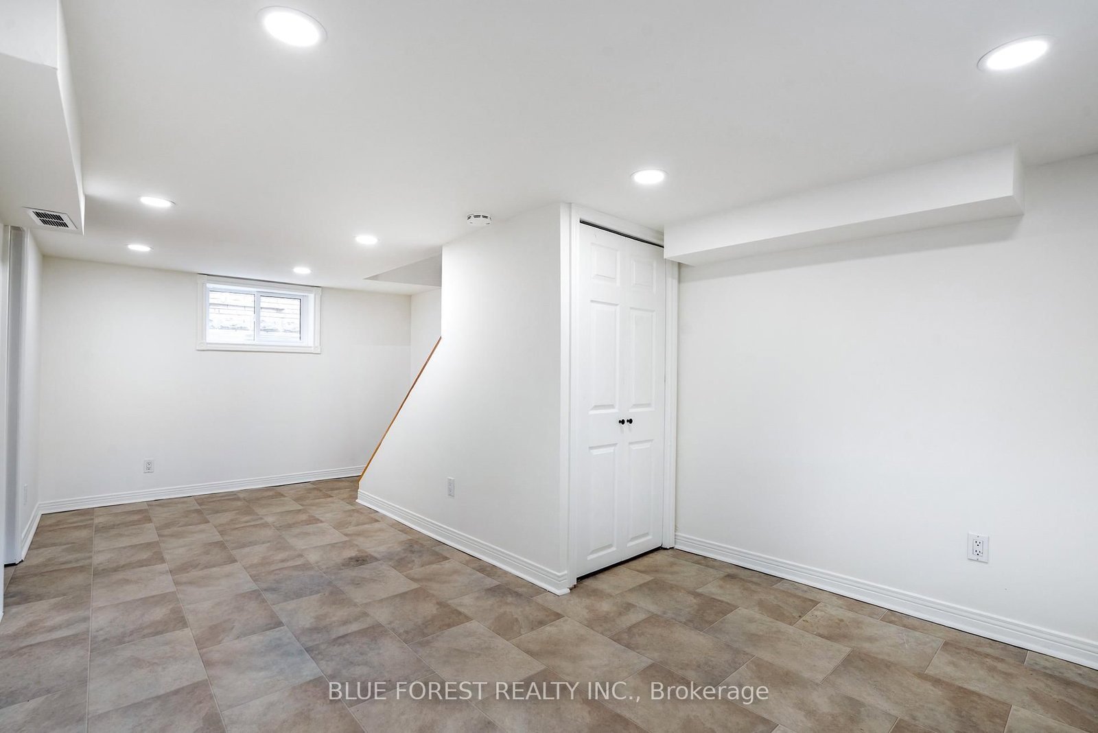 343 Emery Street E - Photo 30