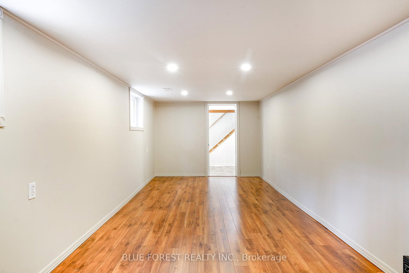 343 Emery Street E - Photo 34