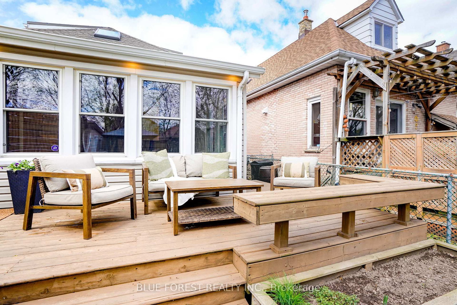 343 Emery Street E - Photo 43