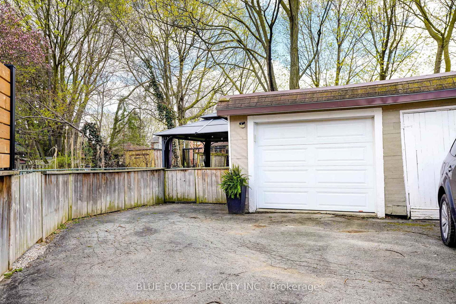 343 Emery Street E - Photo 46