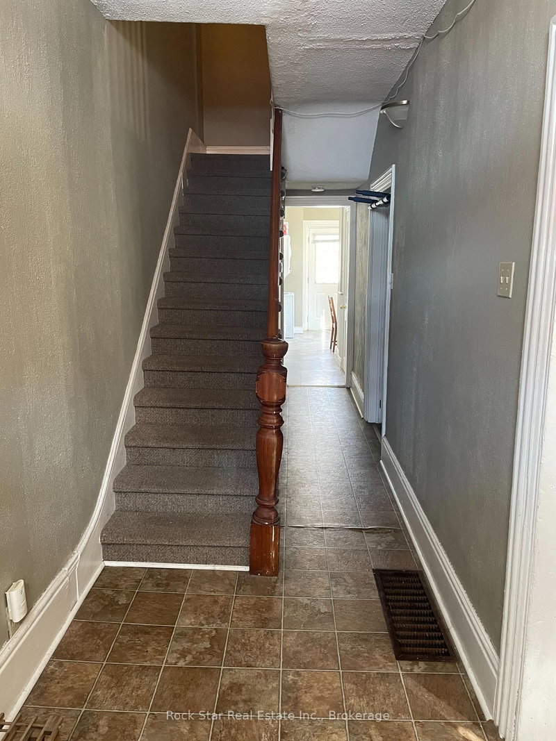 213 Colborne St, Kingston, K7K 1E4 | Image 2