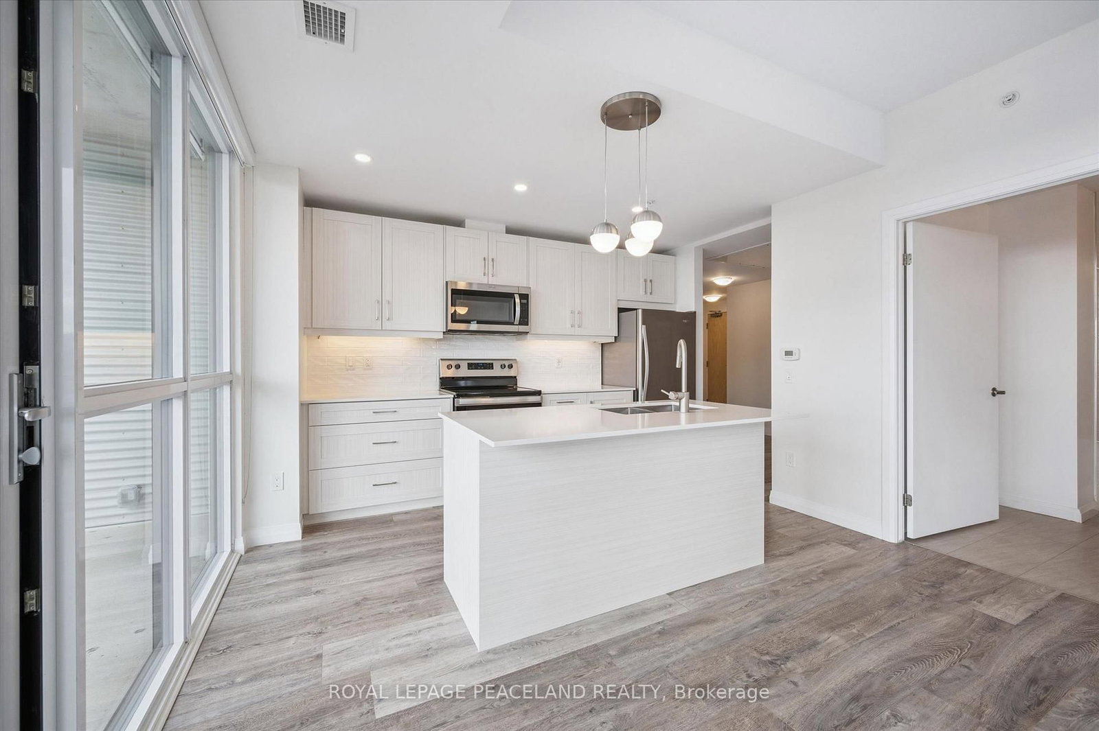 60 charles Street W, Unit 1902 - Photo 13