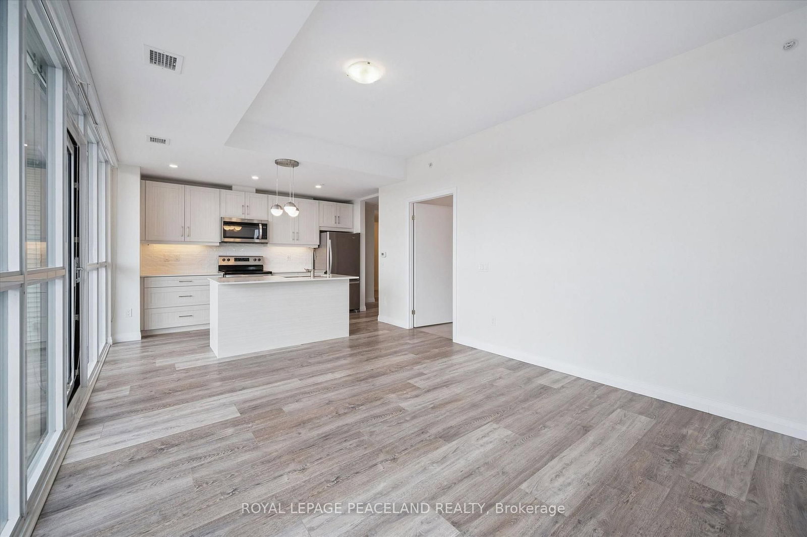 60 charles Street W, Unit 1902 - Photo 18