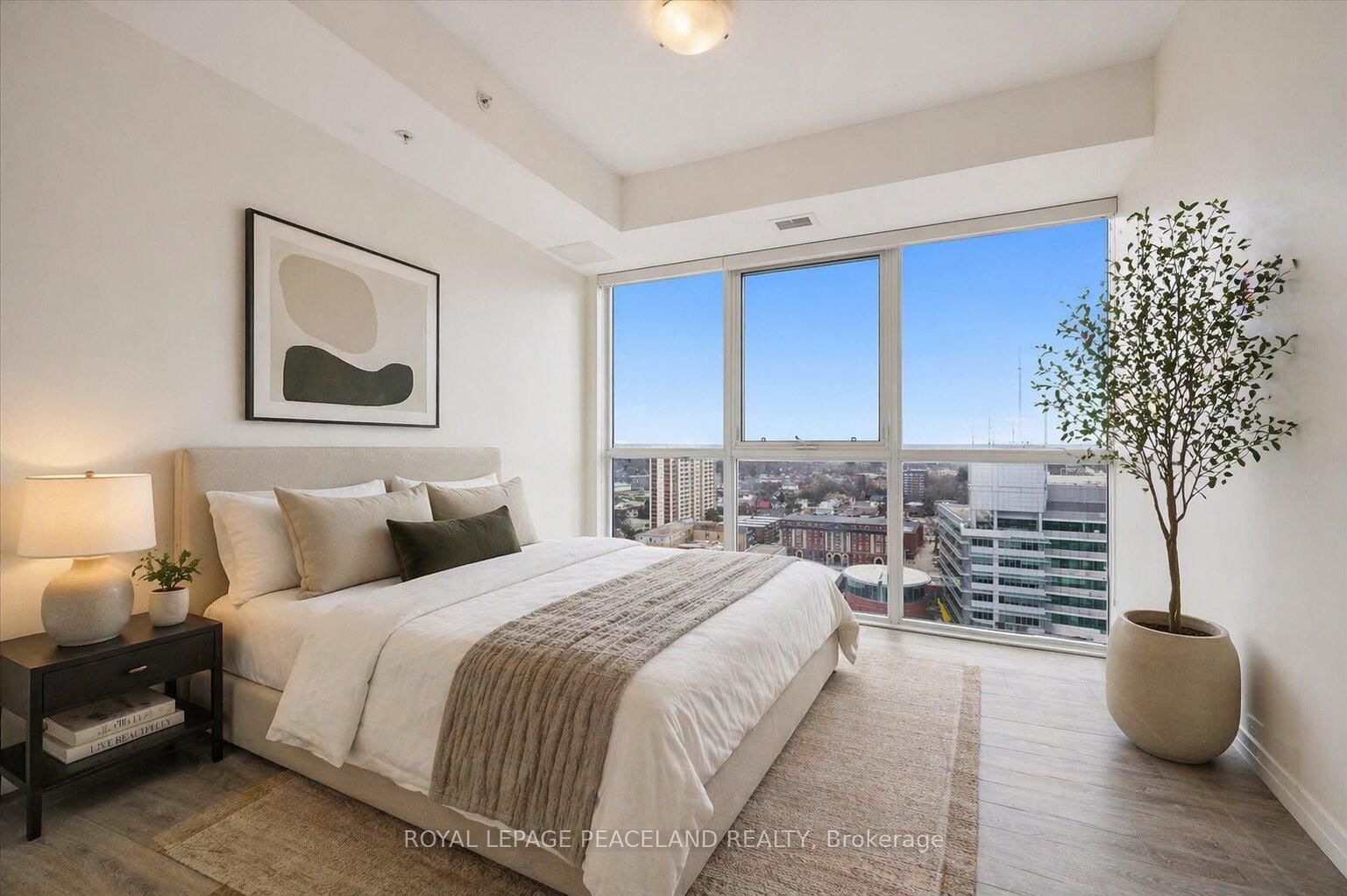 60 charles Street W, Unit 1902 - Photo 19