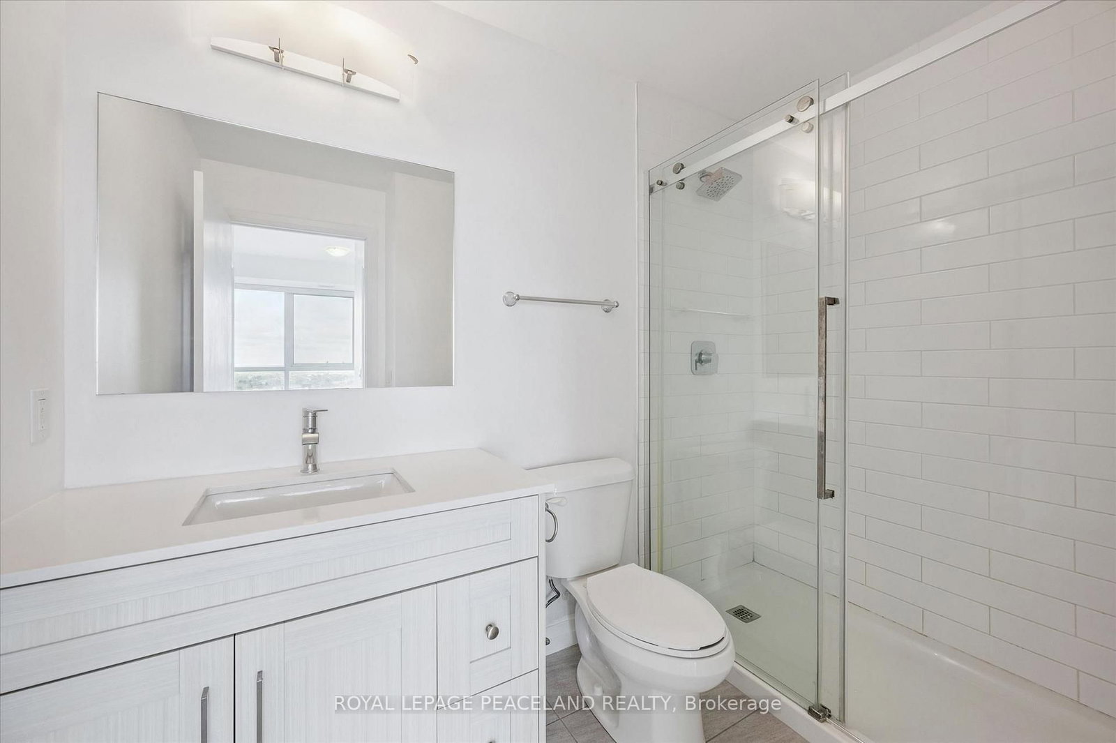 60 charles Street W, Unit 1902 - Photo 22