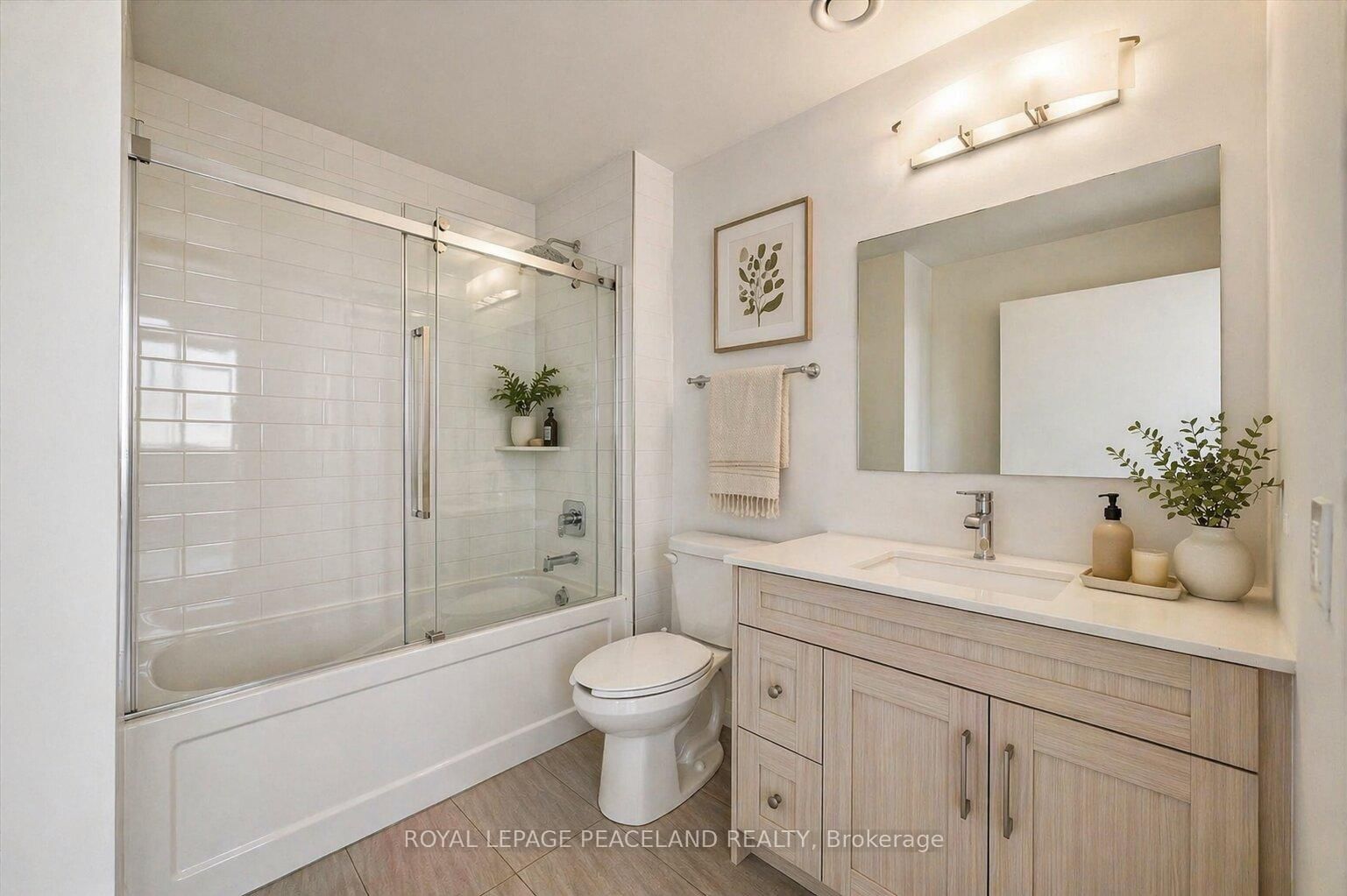 60 charles Street W, Unit 1902 - Photo 26