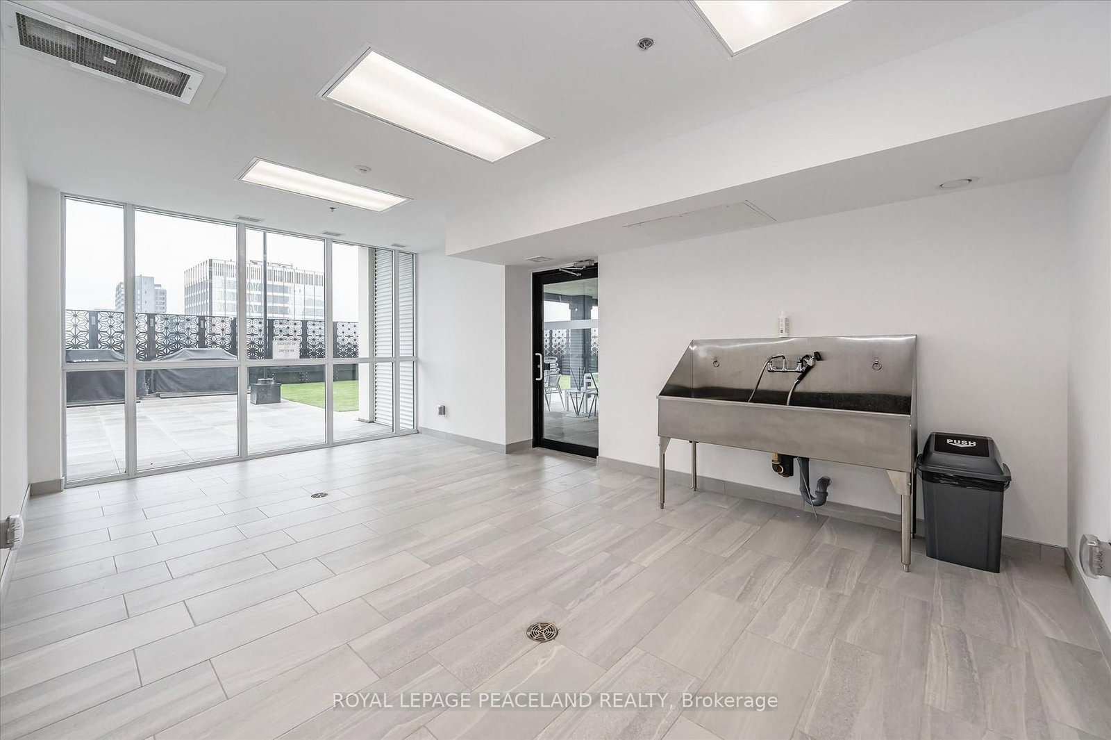 60 charles Street W, Unit 1902 - Photo 31