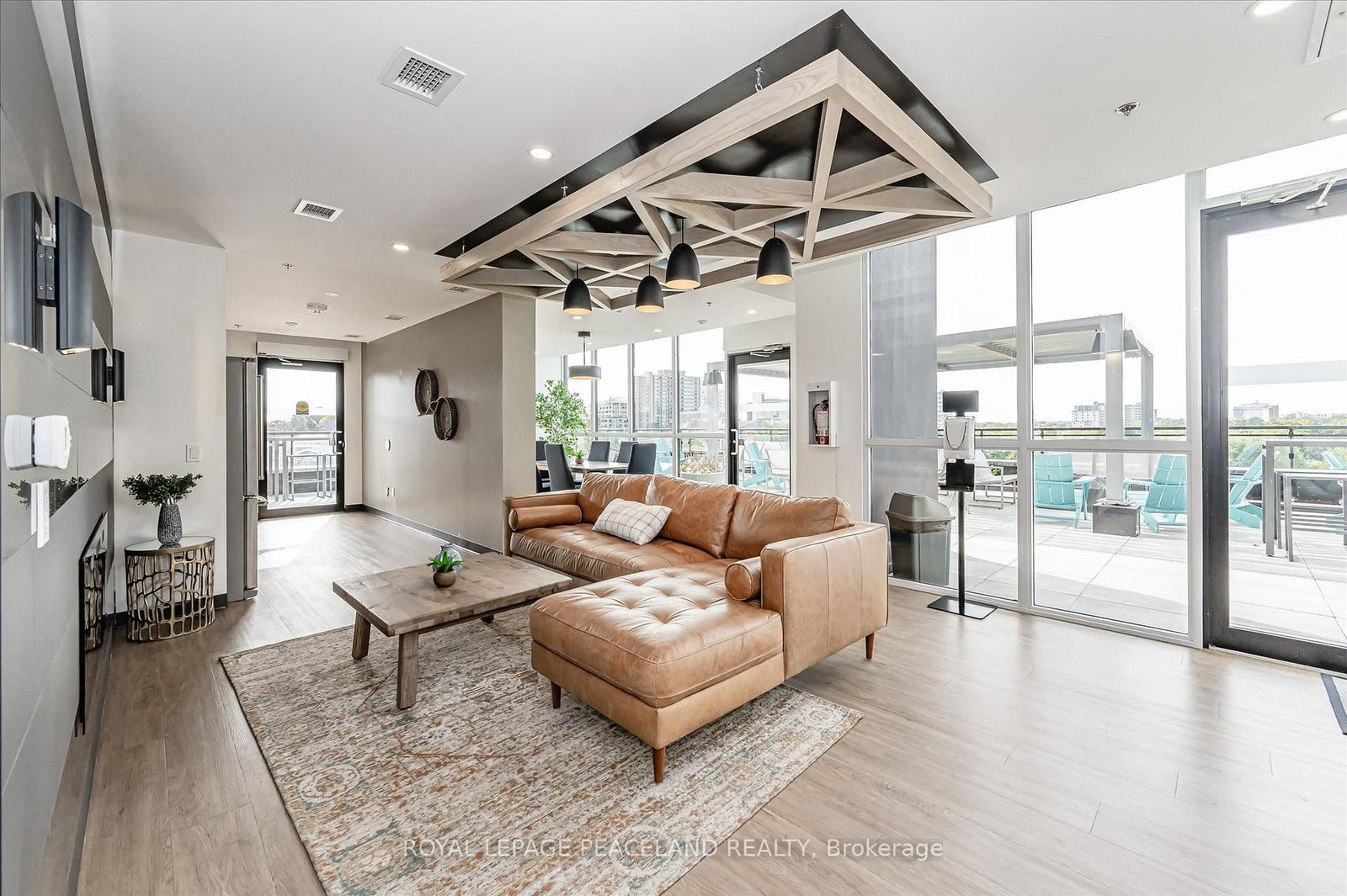 60 charles Street W, Unit 1902 - Photo 34