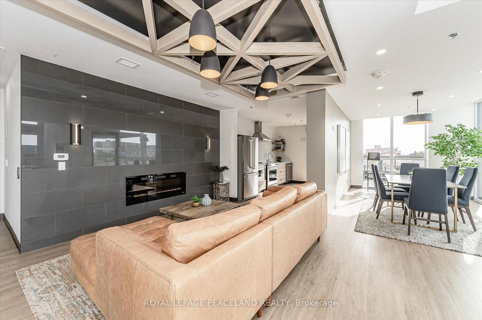 60 charles Street W, Unit 1902 - Photo 36