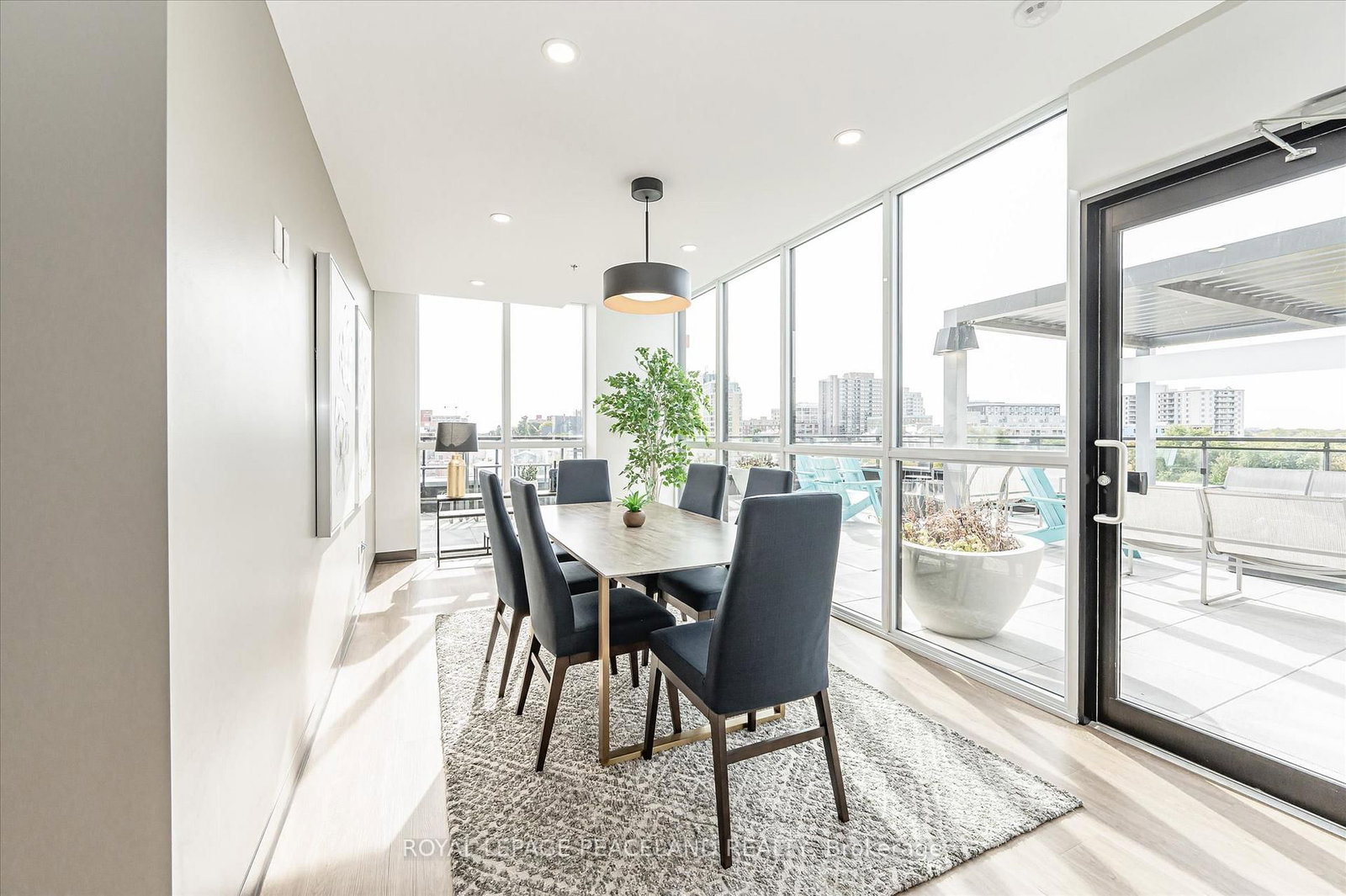 60 charles Street W, Unit 1902 - Photo 37