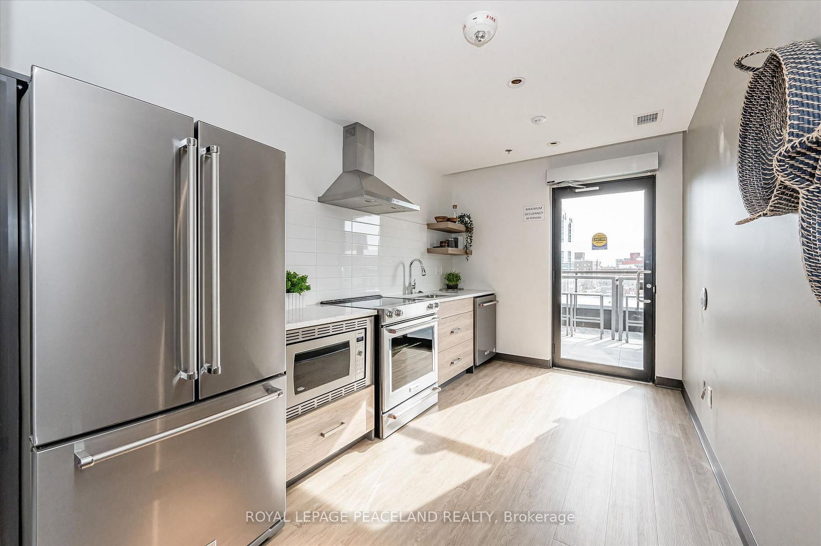 60 charles Street W, Unit 1902 - Photo 38