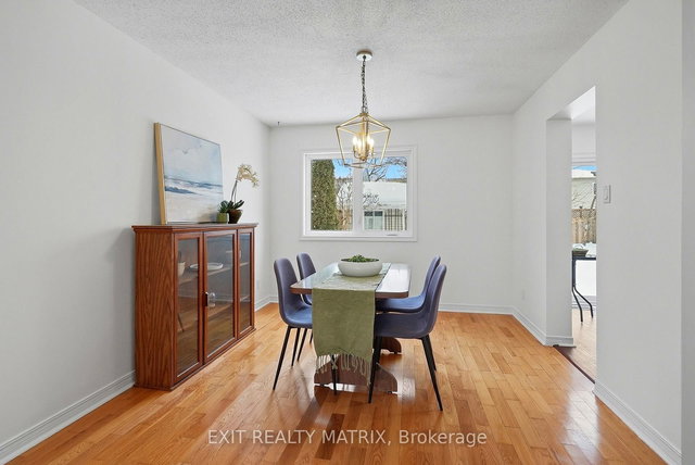 727 Brome Crescent