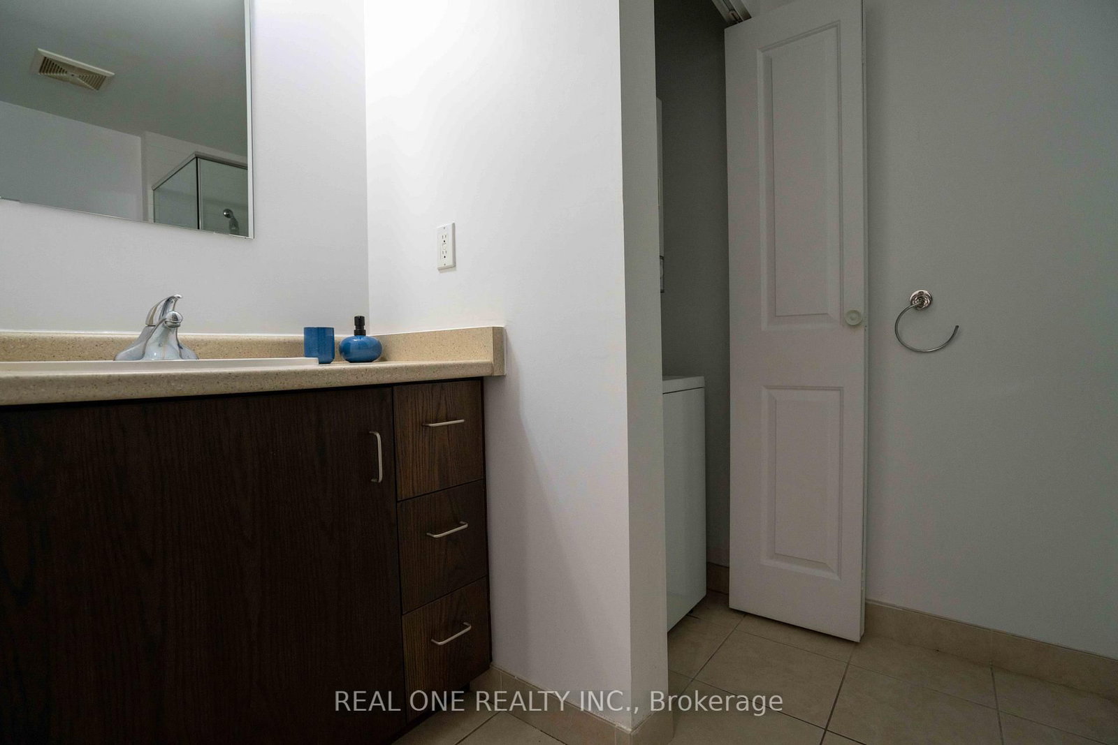 191 king Street S, Unit 703 - Photo 16