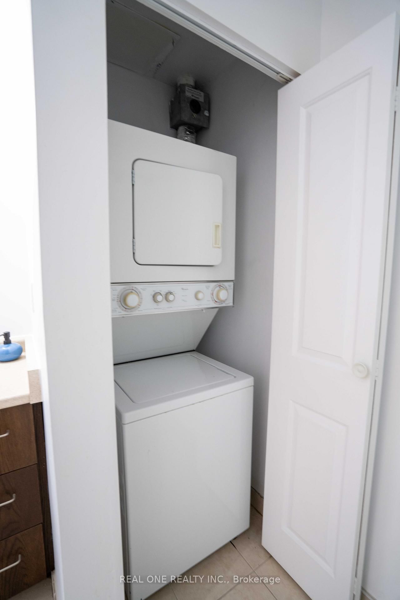 191 king Street S, Unit 703 - Photo 18